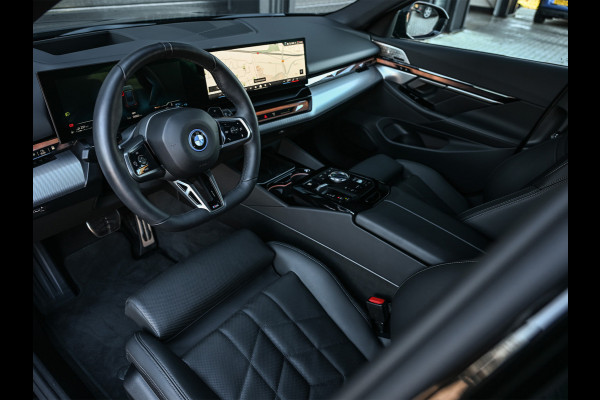 BMW 5 Serie Touring 530e Xdrive 300pk M Sport | Shadowline | Comfort access | Bowers&Wilkins | Iconic grill | Active cruise | 360 camera | Ambiance | El. trekhaak
