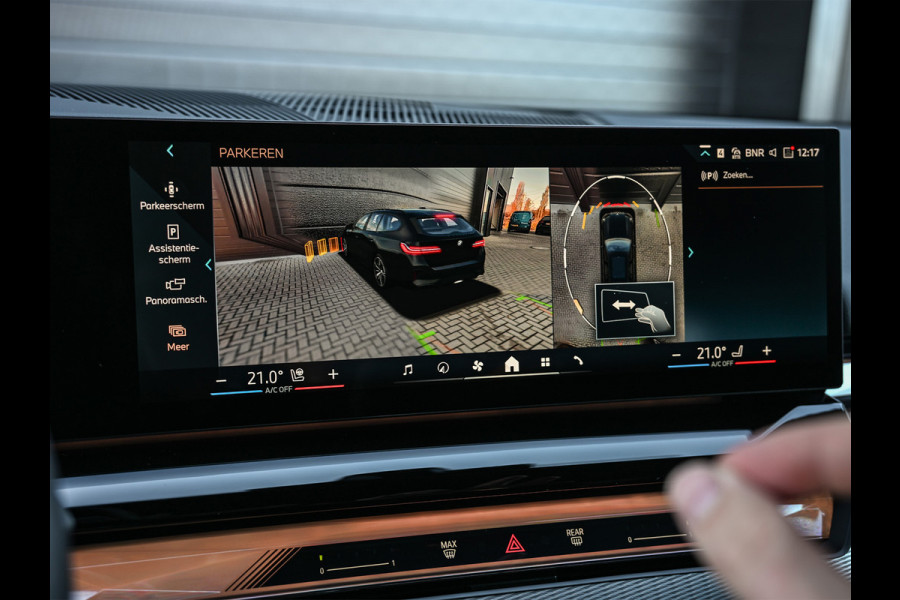 BMW 5 Serie Touring 530e Xdrive 300pk M Sport | Shadowline | Comfort access | Bowers&Wilkins | Iconic grill | Active cruise | 360 camera | Ambiance | El. trekhaak