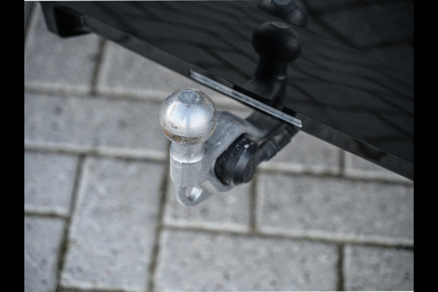 BMW 5 Serie Touring 530e Xdrive 300pk M Sport | Shadowline | Comfort access | Bowers&Wilkins | Iconic grill | Active cruise | 360 camera | Ambiance | El. trekhaak