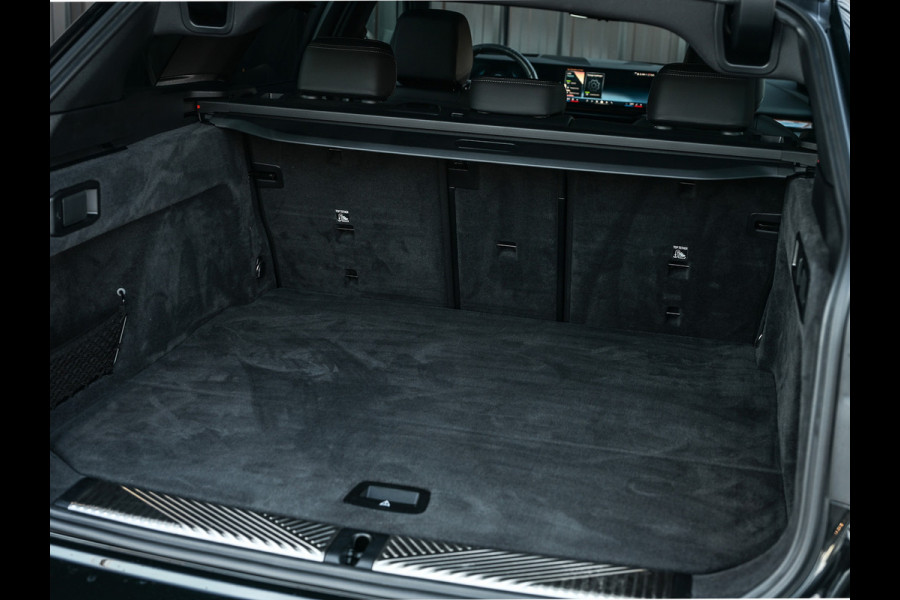 BMW 5 Serie Touring 530e Xdrive 300pk M Sport | Shadowline | Comfort access | Bowers&Wilkins | Iconic grill | Active cruise | 360 camera | Ambiance | El. trekhaak