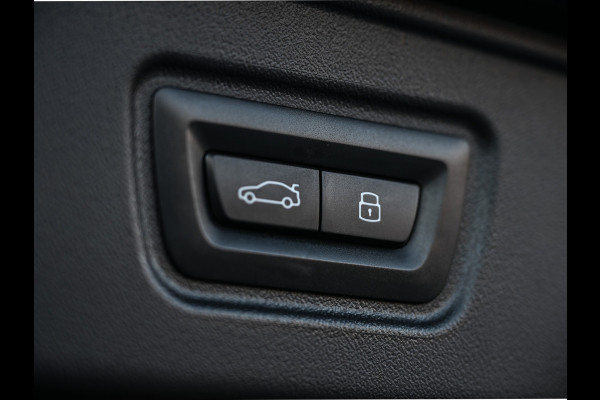 BMW 5 Serie Touring 530e Xdrive 300pk M Sport | Shadowline | Comfort access | Bowers&Wilkins | Iconic grill | Active cruise | 360 camera | Ambiance | El. trekhaak