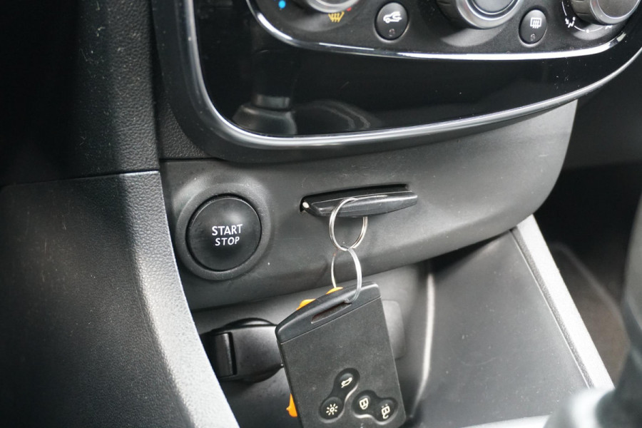 Renault Clio Estate 0.9 TCe Limited + NAVI / SENOREN / BLUETOOTH