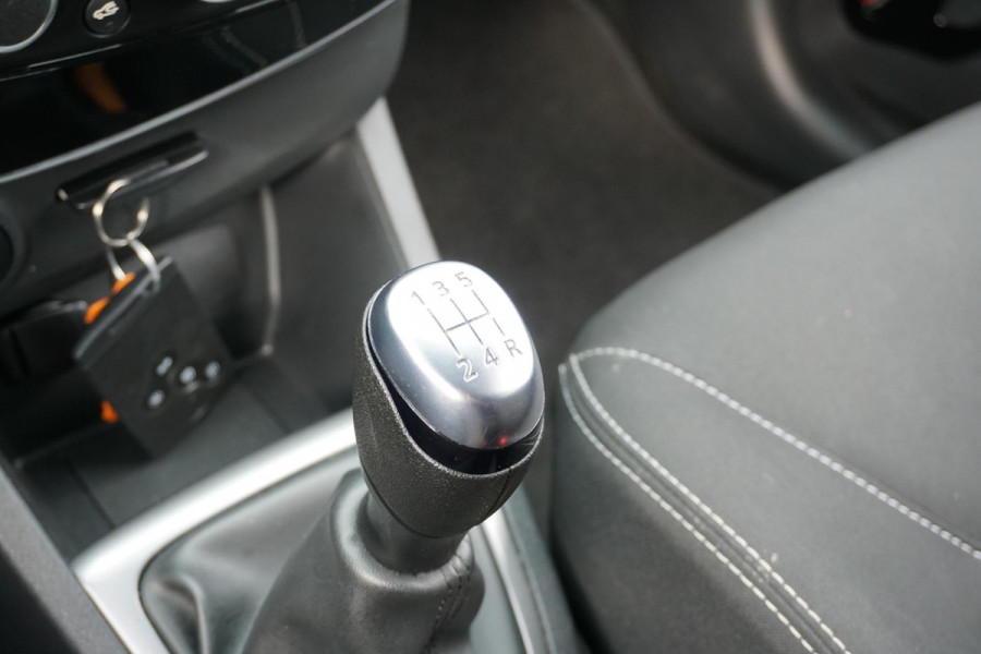 Renault Clio Estate 0.9 TCe Limited + NAVI / SENOREN / BLUETOOTH