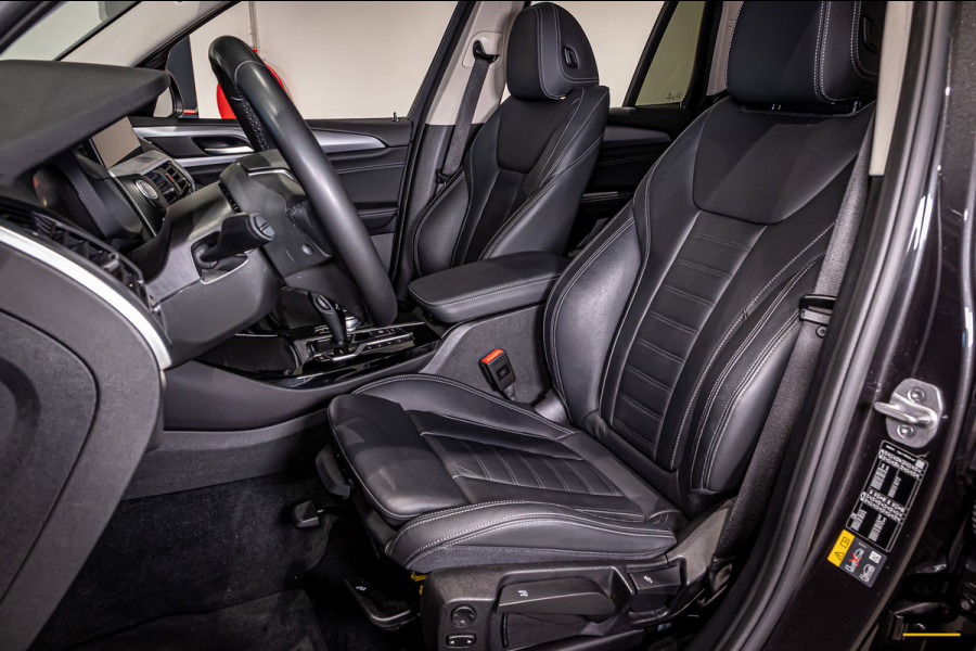 BMW X3 XDrive30e High Executive|Trekhaak|Leder|Cam|HUD|Stoel
