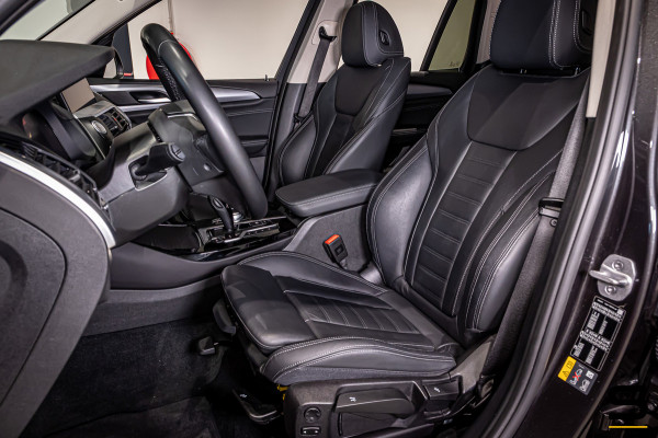 BMW X3 XDrive30e High Executive|Trekhaak|Leder|Cam|HUD|Stoel