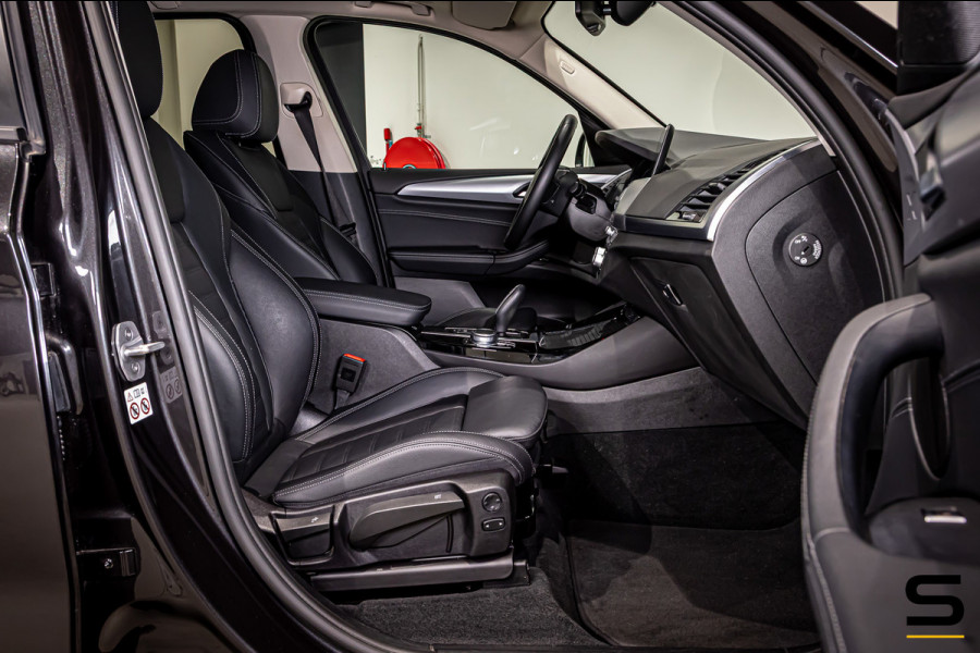 BMW X3 XDrive30e High Executive|Trekhaak|Leder|Cam|HUD|Stoel