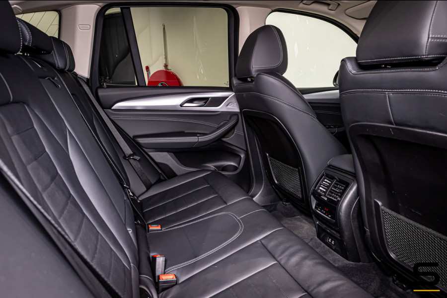 BMW X3 XDrive30e High Executive|Trekhaak|Leder|Cam|HUD|Stoel