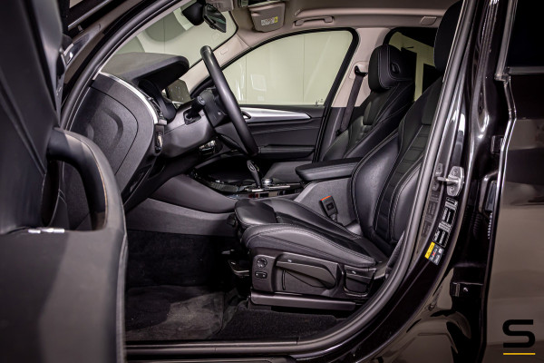 BMW X3 XDrive30e High Executive|Trekhaak|Leder|Cam|HUD|Stoel