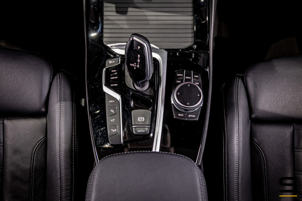 BMW X3 XDrive30e High Executive|Trekhaak|Leder|Cam|HUD|Stoel