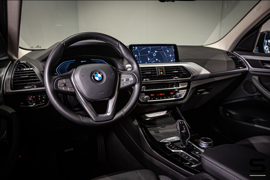 BMW X3 XDrive30e High Executive|Trekhaak|Leder|Cam|HUD|Stoel