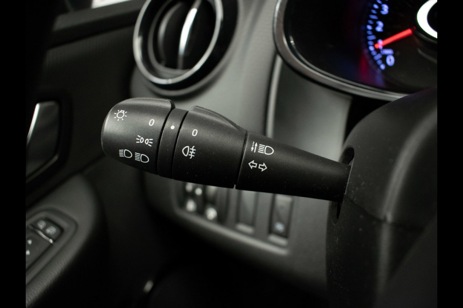 Renault Clio 0.9 TCe Zen Sport (NAVI,PDC,CRUISE,BLUETOOTH,LED,ELEKTRISCH PAKKET,SPORTSTOELEN,NETTE STAAT)