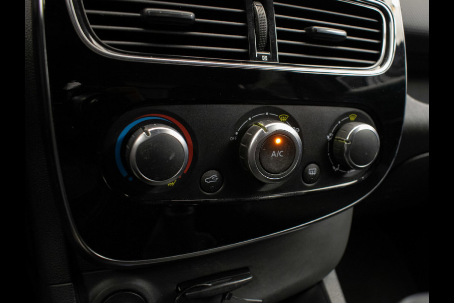 Renault Clio 0.9 TCe Zen Sport (NAVI,PDC,CRUISE,BLUETOOTH,LED,ELEKTRISCH PAKKET,SPORTSTOELEN,NETTE STAAT)