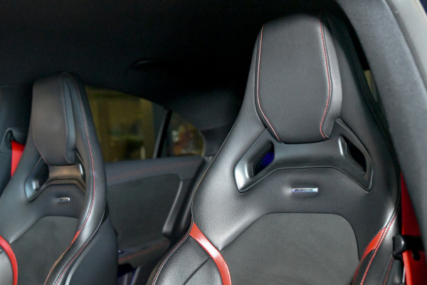 Mercedes-Benz CLA-Klasse AMG 35 4MATIC Aero. Schaal, Perf Stuur, Burm, Keyless, Camera, CarPlay, Sfeer!