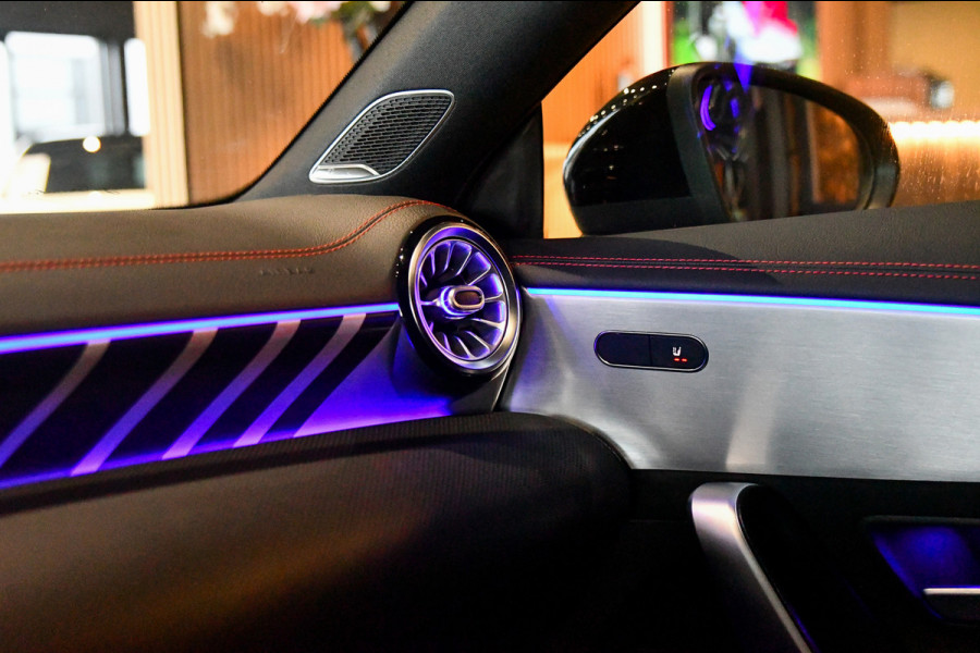 Mercedes-Benz CLA-Klasse AMG 35 4MATIC Aero. Schaal, Perf Stuur, Burm, Keyless, Camera, CarPlay, Sfeer!