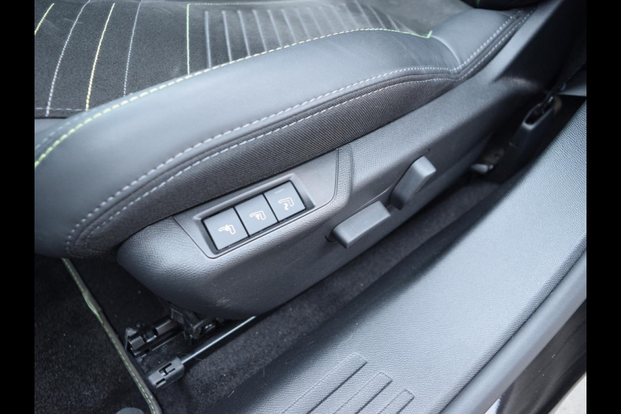 Peugeot 2008 1.2 Turbo GT SCHUIF- KANTELDAK | CAMERA MET SENSOREN | NAVI & CARPLAY |