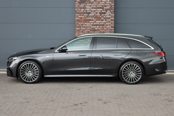 Mercedes-Benz E-Klasse Estate 300 e AMG Line | Luchtvering | Hyperscreen | Stoelventilatie | Distronic+ | Massage | Digital Light | Trekhaak | Surround Camera | Nappa Leder | Burmester | Keyless Go | Vlakkenverwarming |