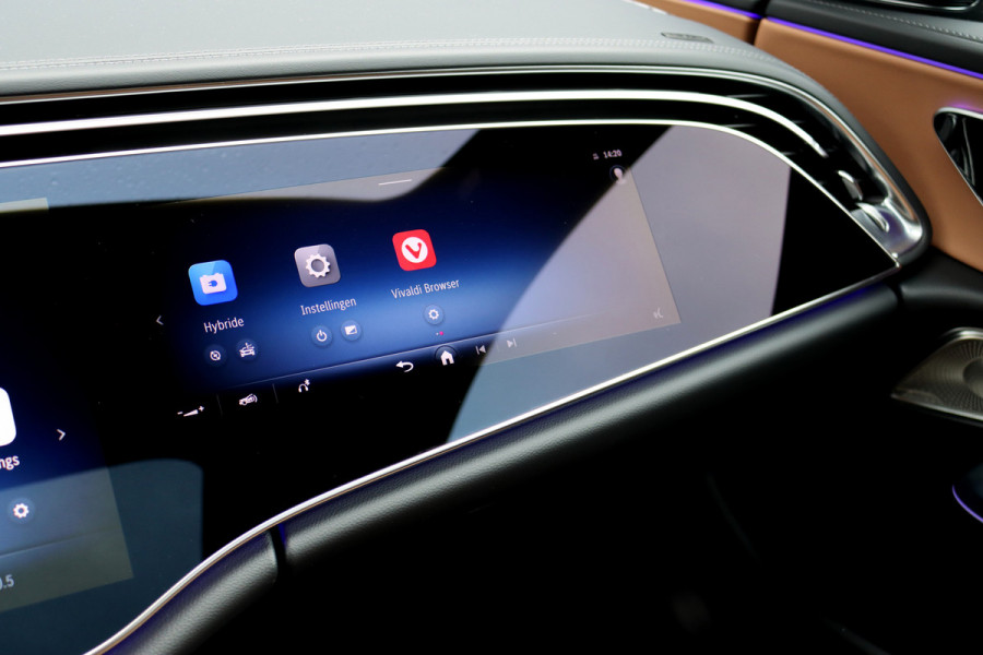 Mercedes-Benz E-Klasse Estate 300 e AMG Line | Luchtvering | Hyperscreen | Stoelventilatie | Distronic+ | Massage | Digital Light | Trekhaak | Surround Camera | Nappa Leder | Burmester | Keyless Go | Vlakkenverwarming |