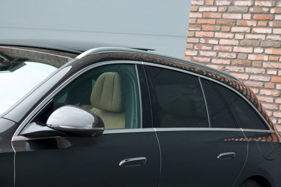 Mercedes-Benz E-Klasse Estate 300 e AMG Line | Luchtvering | Hyperscreen | Stoelventilatie | Distronic+ | Massage | Digital Light | Trekhaak | Surround Camera | Nappa Leder | Burmester | Keyless Go | Vlakkenverwarming |