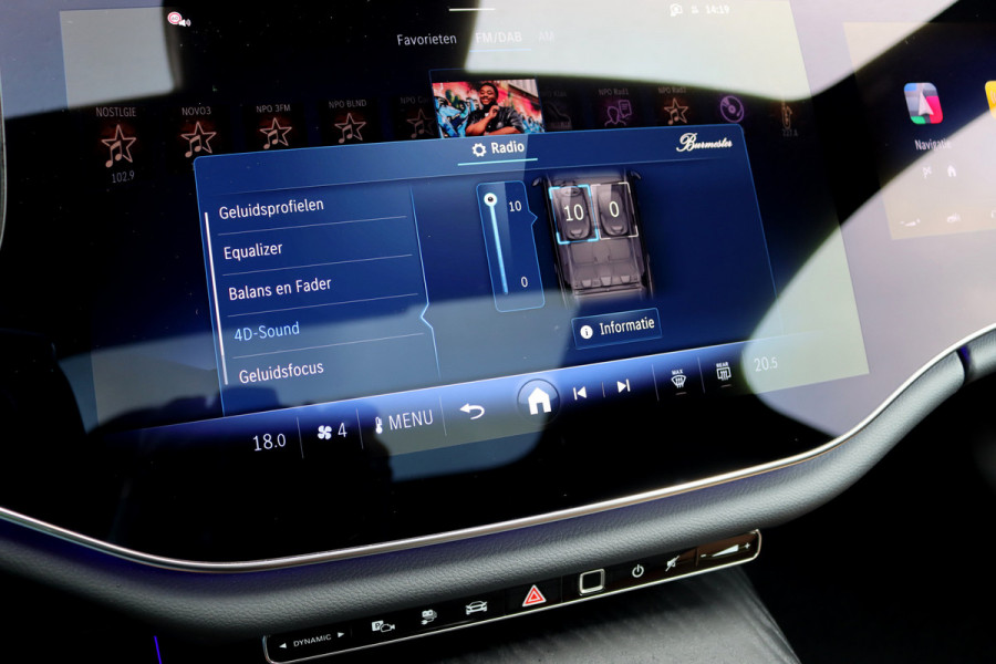 Mercedes-Benz E-Klasse Estate 300 e AMG Line | Luchtvering | Hyperscreen | Stoelventilatie | Distronic+ | Massage | Digital Light | Trekhaak | Surround Camera | Nappa Leder | Burmester | Keyless Go | Vlakkenverwarming |