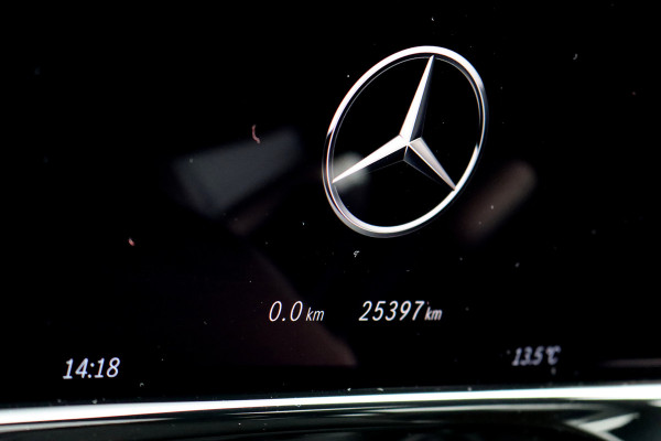 Mercedes-Benz E-Klasse Estate 300 e AMG Line | Luchtvering | Hyperscreen | Stoelventilatie | Distronic+ | Massage | Digital Light | Trekhaak | Surround Camera | Nappa Leder | Burmester | Keyless Go | Vlakkenverwarming |