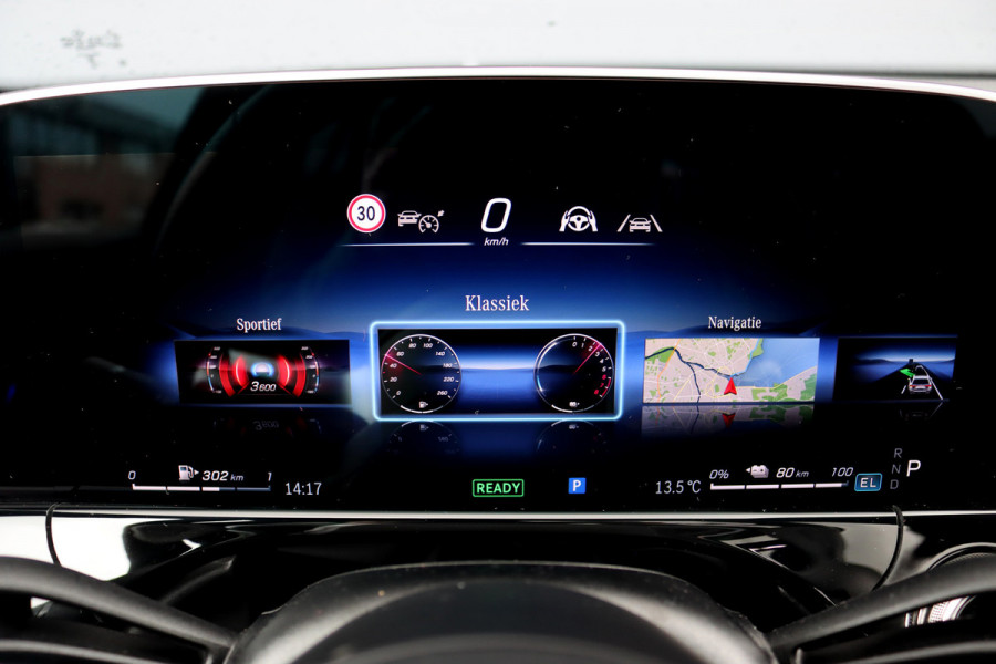 Mercedes-Benz E-Klasse Estate 300 e AMG Line | Luchtvering | Hyperscreen | Stoelventilatie | Distronic+ | Massage | Digital Light | Trekhaak | Surround Camera | Nappa Leder | Burmester | Keyless Go | Vlakkenverwarming |