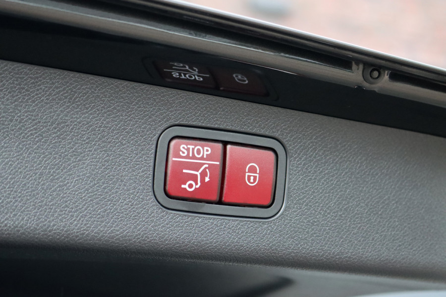Mercedes-Benz E-Klasse Estate 300 e AMG Line | Luchtvering | Hyperscreen | Stoelventilatie | Distronic+ | Massage | Digital Light | Trekhaak | Surround Camera | Nappa Leder | Burmester | Keyless Go | Vlakkenverwarming |
