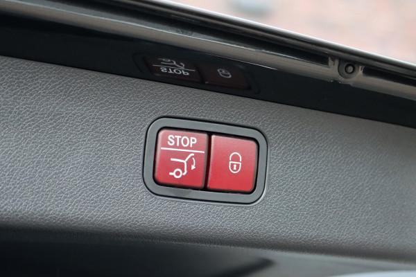 Mercedes-Benz E-Klasse Estate 300 e AMG Line | Luchtvering | Hyperscreen | Stoelventilatie | Distronic+ | Massage | Digital Light | Trekhaak | Surround Camera | Nappa Leder | Burmester | Keyless Go | Vlakkenverwarming |