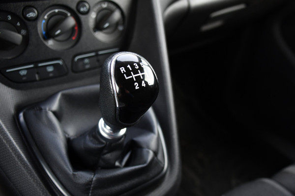 Ford Transit Connect 1.5 TDCI L2 PB Edition Sensoren, Airco, 120pk, Voorruitverwarming, 3 zits, Uniek!
