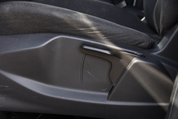 Ford Transit Connect 1.5 TDCI L2 PB Edition Sensoren, Airco, 120pk, Voorruitverwarming, 3 zits, Uniek!