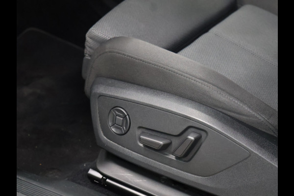 Audi Q4 Sportback e-tron 40 Launch edition Advanced Plus 77 kWh [TREKHAAK INKLAPBAAR, MEMORY SEATS, APPLE CARPLAY, ANDROID, STUURVERWARMING, ADAPTIVE CRUISE, CAMERA, STOELVERWARMING, PDC V+A, CLIMATE, NIEUWSTAAT]