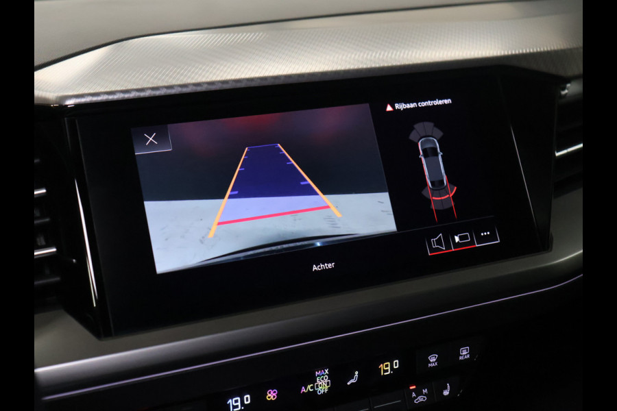 Audi Q4 Sportback e-tron 40 Launch edition Advanced Plus 77 kWh [TREKHAAK INKLAPBAAR, MEMORY SEATS, APPLE CARPLAY, ANDROID, STUURVERWARMING, ADAPTIVE CRUISE, CAMERA, STOELVERWARMING, PDC V+A, CLIMATE, NIEUWSTAAT]