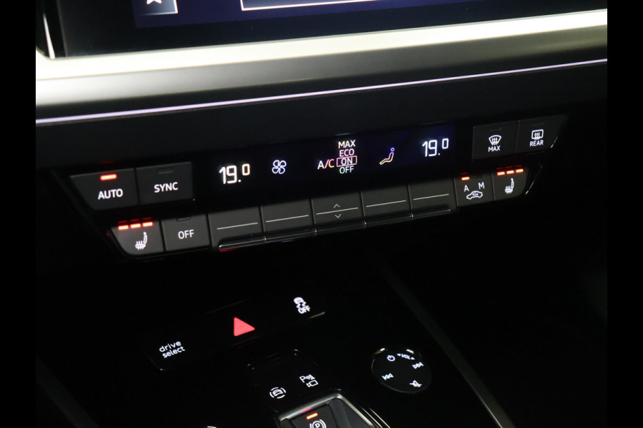 Audi Q4 Sportback e-tron 40 Launch edition Advanced Plus 77 kWh [TREKHAAK INKLAPBAAR, MEMORY SEATS, APPLE CARPLAY, ANDROID, STUURVERWARMING, ADAPTIVE CRUISE, CAMERA, STOELVERWARMING, PDC V+A, CLIMATE, NIEUWSTAAT]