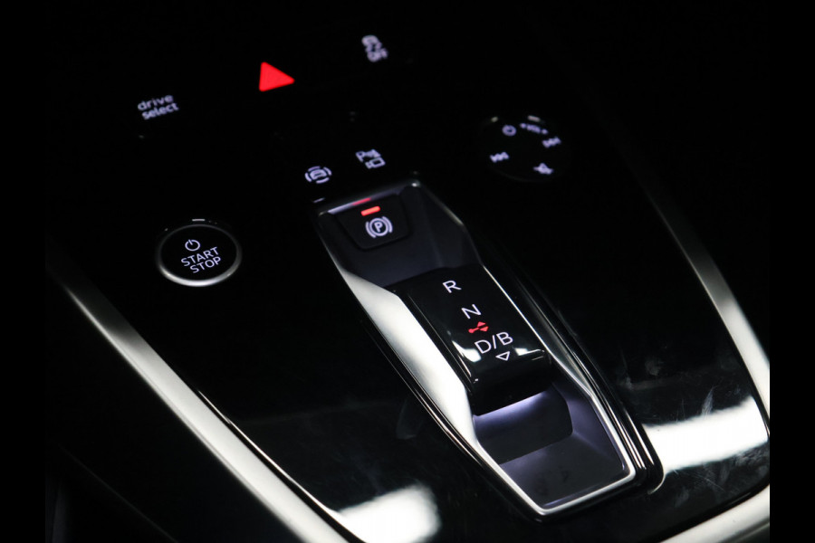 Audi Q4 Sportback e-tron 40 Launch edition Advanced Plus 77 kWh [TREKHAAK INKLAPBAAR, MEMORY SEATS, APPLE CARPLAY, ANDROID, STUURVERWARMING, ADAPTIVE CRUISE, CAMERA, STOELVERWARMING, PDC V+A, CLIMATE, NIEUWSTAAT]
