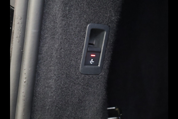 Audi Q4 Sportback e-tron 40 Launch edition Advanced Plus 77 kWh [TREKHAAK INKLAPBAAR, MEMORY SEATS, APPLE CARPLAY, ANDROID, STUURVERWARMING, ADAPTIVE CRUISE, CAMERA, STOELVERWARMING, PDC V+A, CLIMATE, NIEUWSTAAT]