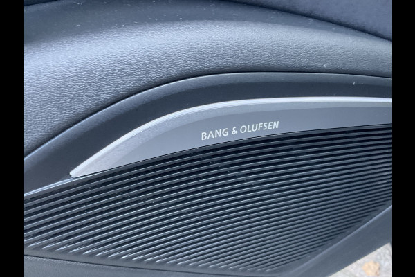 Audi TT Roadster TT RS 2.5 400pk 5-Cil Quattro B&O Camera Stoelverw. 20 Inch