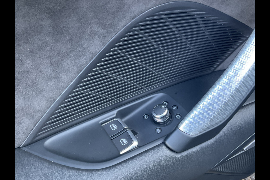 Audi TT Roadster TT RS 2.5 400pk 5-Cil Quattro B&O Camera Stoelverw. 20 Inch