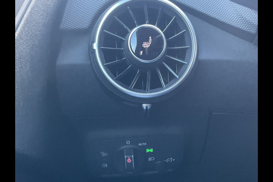 Audi TT Roadster TT RS 2.5 400pk 5-Cil Quattro B&O Camera Stoelverw. 20 Inch