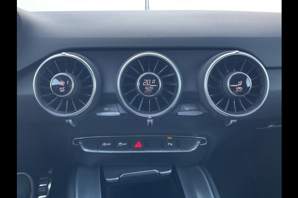 Audi TT Roadster TT RS 2.5 400pk 5-Cil Quattro B&O Camera Stoelverw. 20 Inch