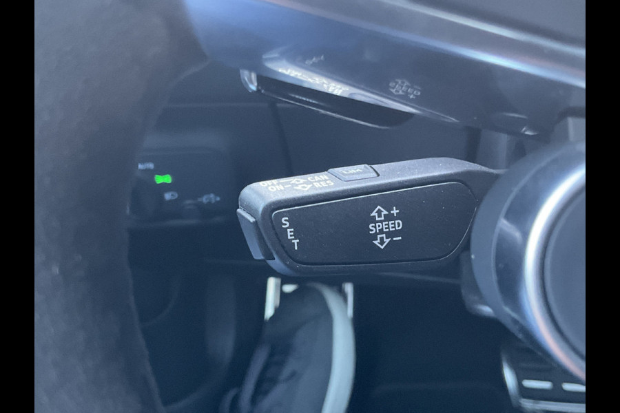 Audi TT Roadster TT RS 2.5 400pk 5-Cil Quattro B&O Camera Stoelverw. 20 Inch