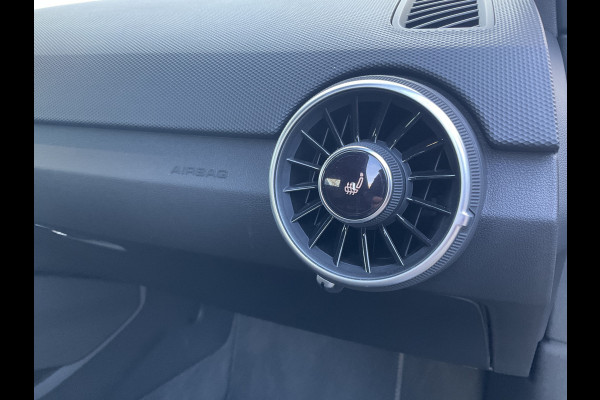 Audi TT Roadster TT RS 2.5 400pk 5-Cil Quattro B&O Camera Stoelverw. 20 Inch
