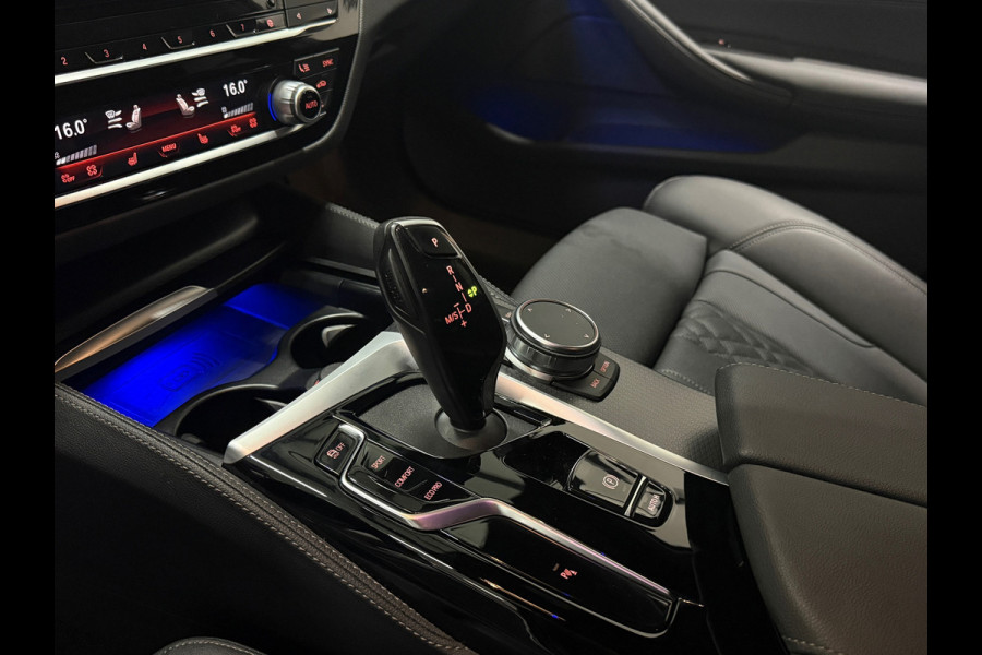 BMW 5 Serie Touring 520i Business Edition Plus M-pakket Hud Navi DAB Carplay Trekhaak Stoelverw. Memory Virtual Matrix ACC