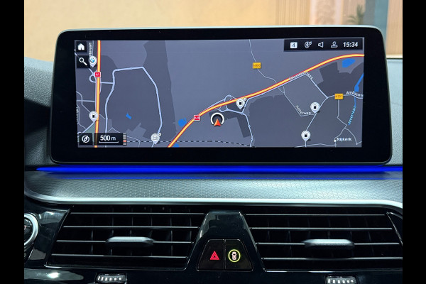 BMW 5 Serie Touring 520i Business Edition Plus M-pakket Hud Navi DAB Carplay Trekhaak Stoelverw. Memory Virtual Matrix ACC
