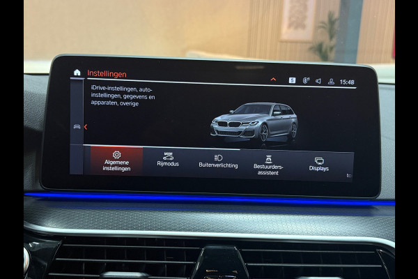BMW 5 Serie Touring 520i Business Edition Plus M-pakket Hud Navi DAB Carplay Trekhaak Stoelverw. Memory Virtual Matrix ACC