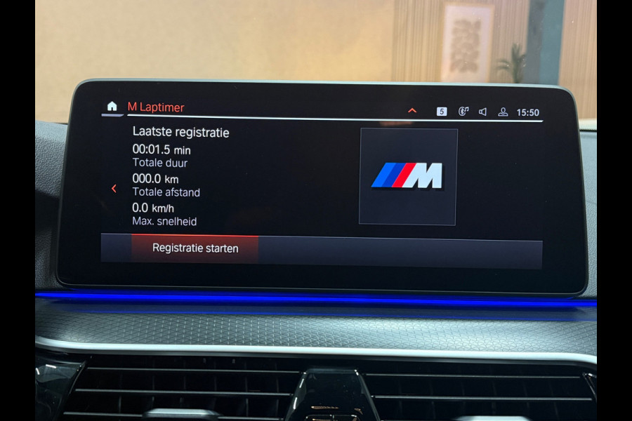 BMW 5 Serie Touring 520i Business Edition Plus M-pakket Hud Navi DAB Carplay Trekhaak Stoelverw. Memory Virtual Matrix ACC