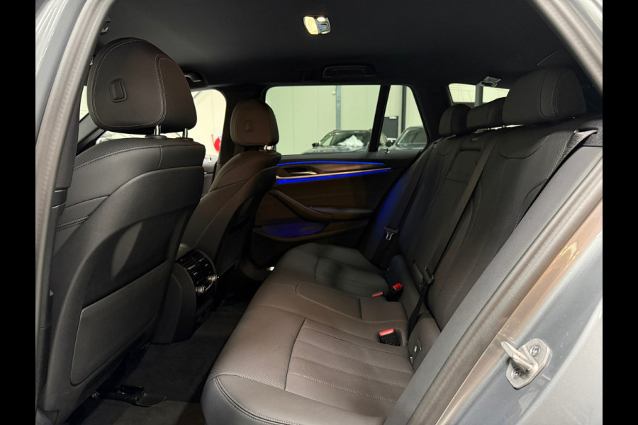 BMW 5 Serie Touring 520i Business Edition Plus M-pakket Hud Navi DAB Carplay Trekhaak Stoelverw. Memory Virtual Matrix ACC