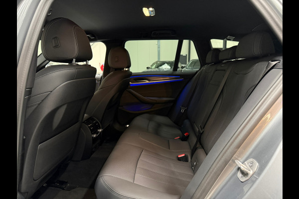 BMW 5 Serie Touring 520i Business Edition Plus M-pakket Hud Navi DAB Carplay Trekhaak Stoelverw. Memory Virtual Matrix ACC