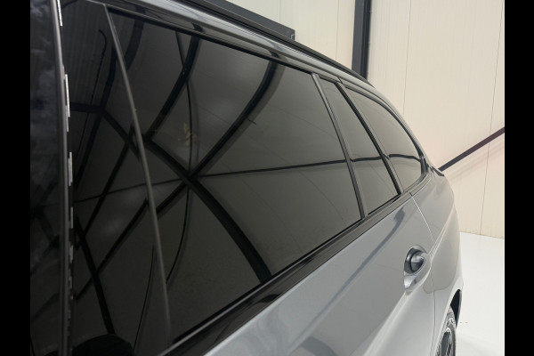 BMW 5 Serie Touring 520i Business Edition Plus M-pakket Hud Navi DAB Carplay Trekhaak Stoelverw. Memory Virtual Matrix ACC