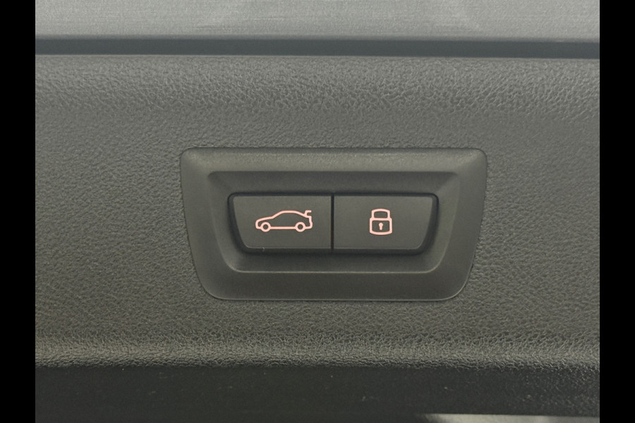 BMW 5 Serie Touring 520i Business Edition Plus M-pakket Hud Navi DAB Carplay Trekhaak Stoelverw. Memory Virtual Matrix ACC