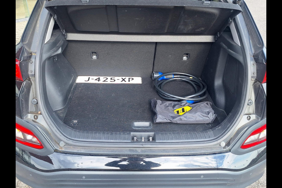 Hyundai Kona EV Fashion 64 kWh | SOH: nnb | Trekhaak | 3 Fase | Warmtepomp | HUD | Navi | Adaptive CC | Blindspot |