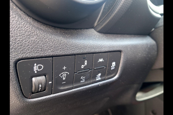 Hyundai Kona EV Fashion 64 kWh | SOH: nnb | Trekhaak | 3 Fase | Warmtepomp | HUD | Navi | Adaptive CC | Blindspot |